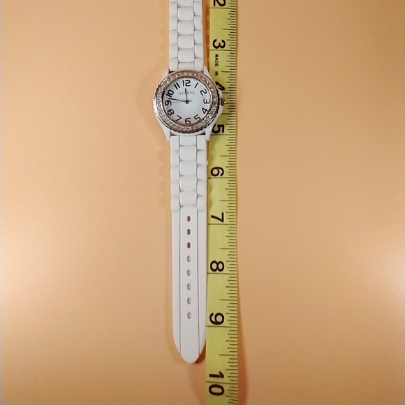 Geneva watch white silicone band Rhinestones - Picture 5 of 7